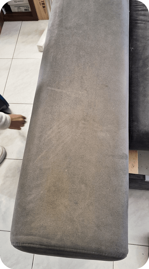 Braço de Sofá Sujo